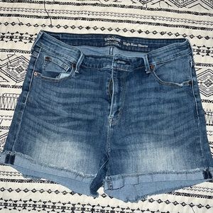 Stretchy short shorts